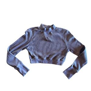 Mono B athletic mode taupe, long sleeve crop top.